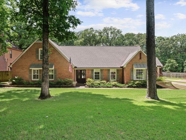 2211 WICKERSHAM LN, Germantown, TN 38139