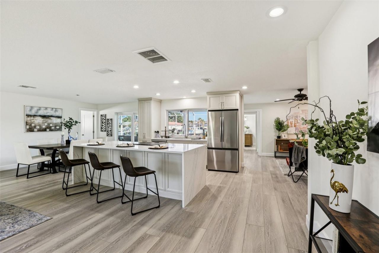 6251 18th Street Ne, Saint Petersburg, FL 33702 Photo