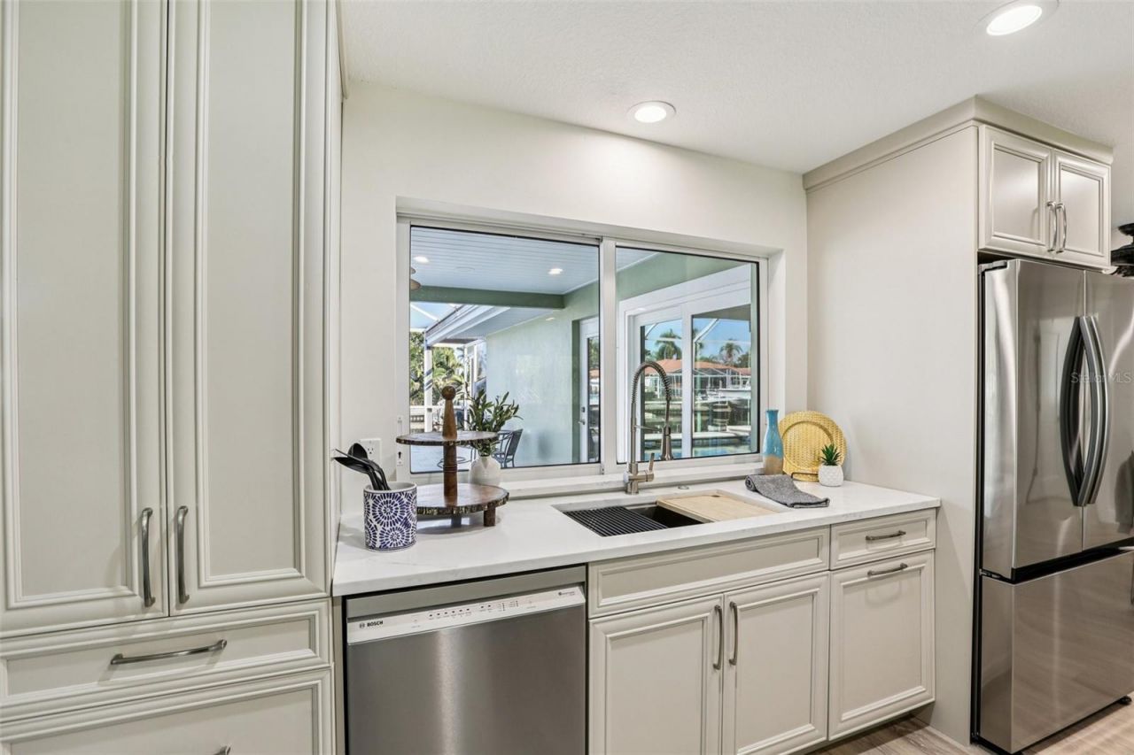 6251 18th Street Ne, Saint Petersburg, FL 33702 Photo