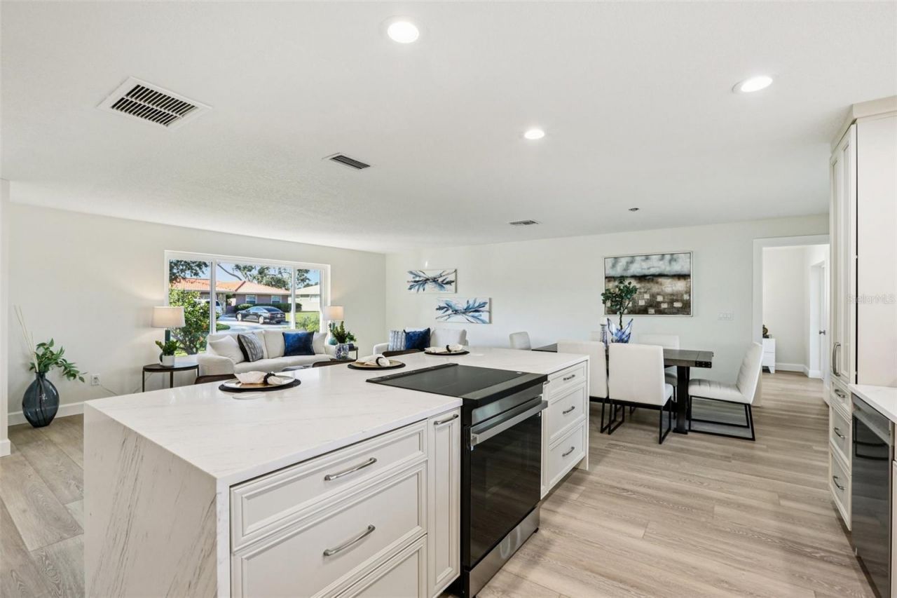 6251 18th Street Ne, Saint Petersburg, FL 33702 Photo