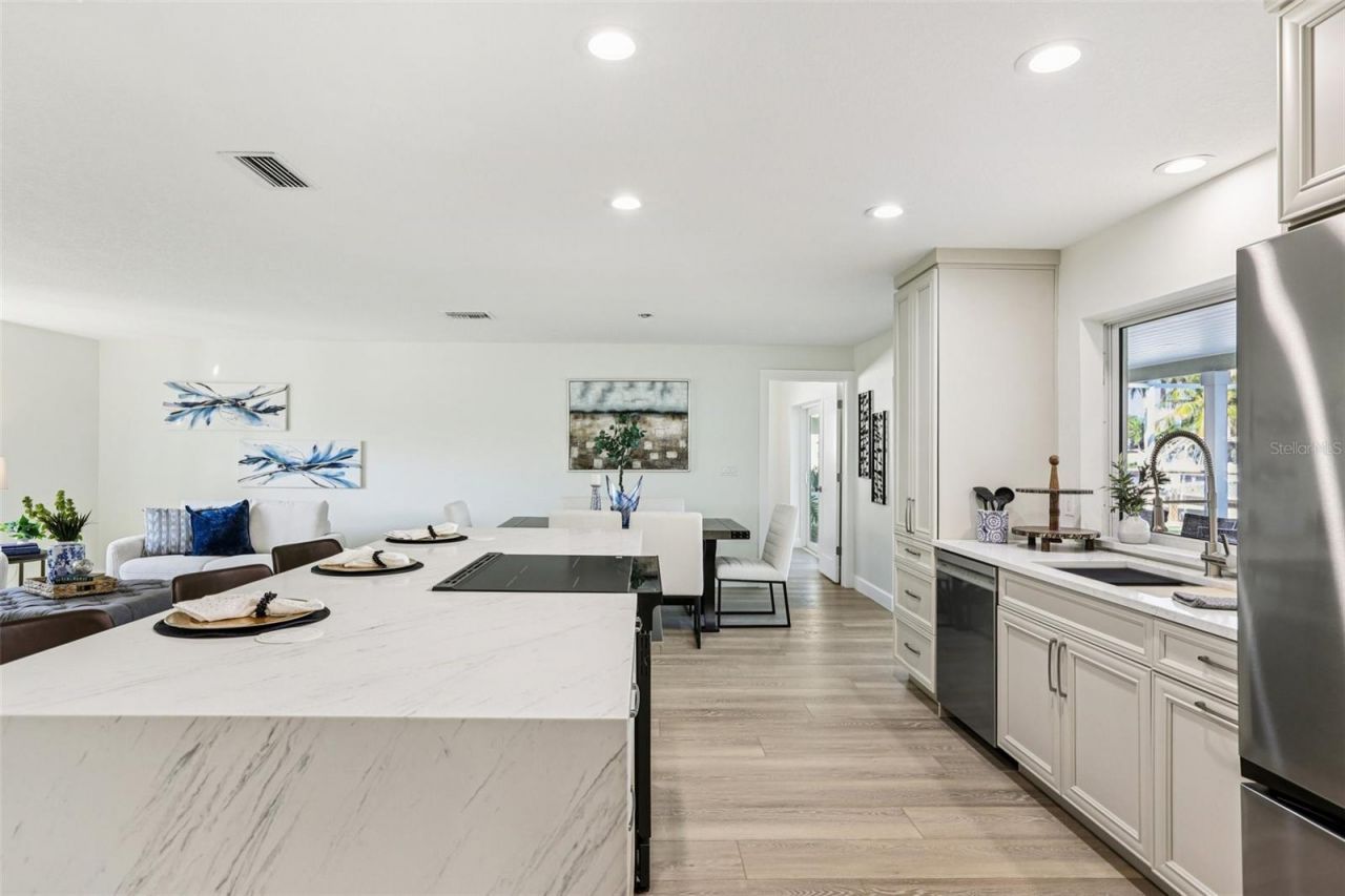 6251 18th Street Ne, Saint Petersburg, FL 33702 Photo