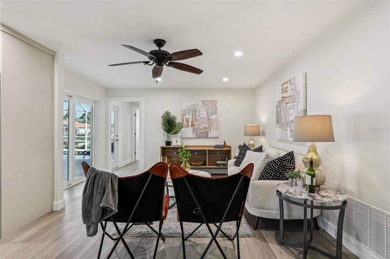 6251 18th Street Ne, Saint Petersburg, FL 33702 Photo