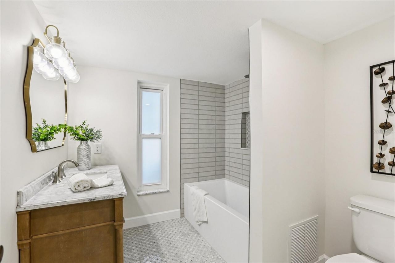 6251 18th Street Ne, Saint Petersburg, FL 33702 Photo