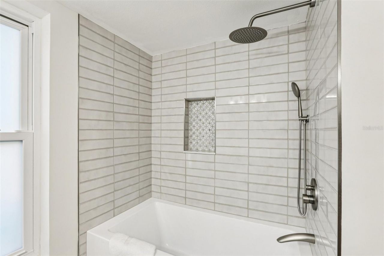 6251 18th Street Ne, Saint Petersburg, FL 33702 Photo