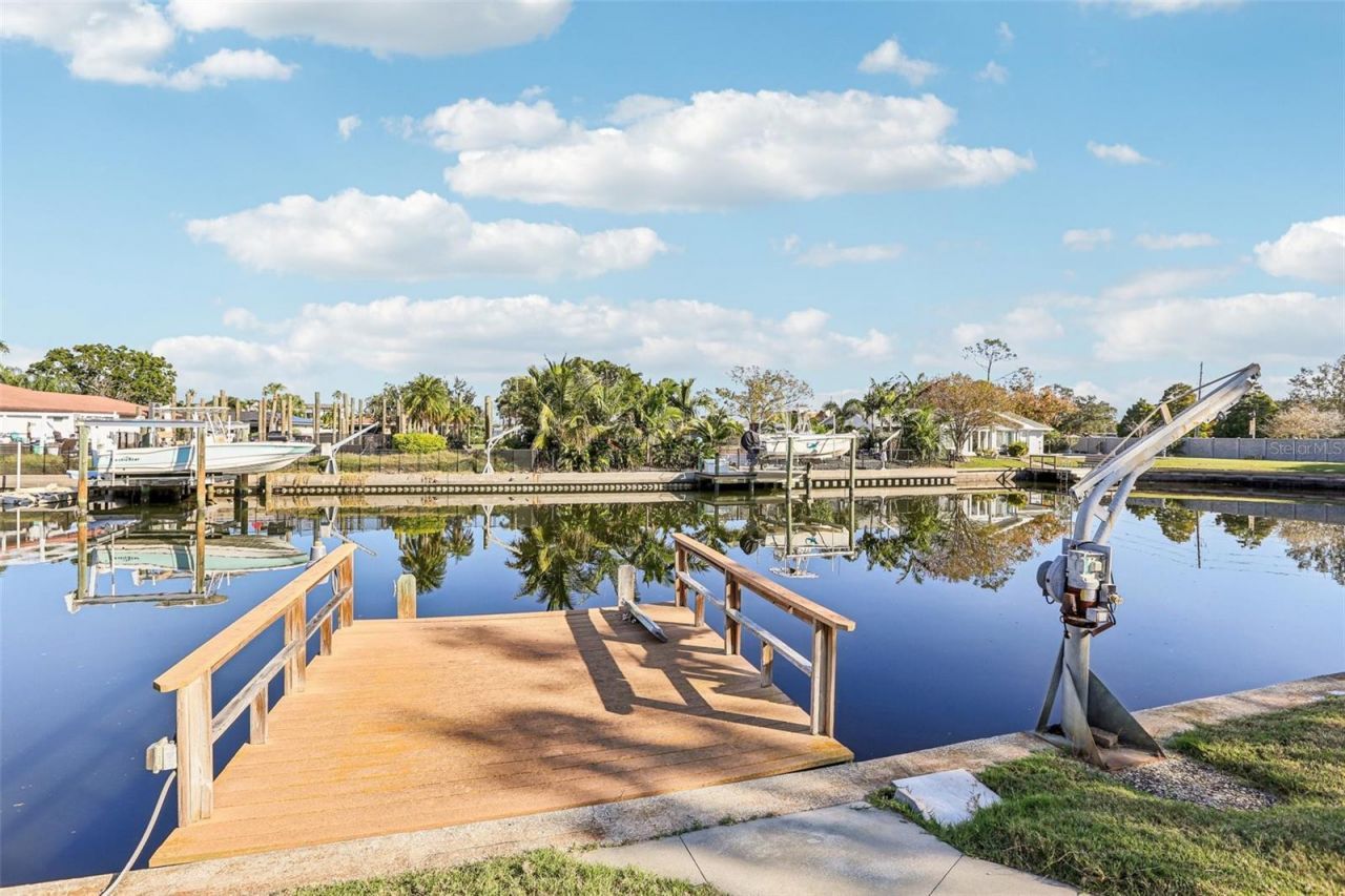 6251 18th Street Ne, Saint Petersburg, FL 33702 Photo