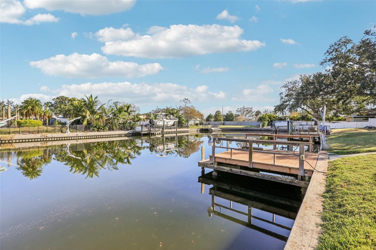 6251 18th Street Ne, Saint Petersburg, FL 33702 Photo