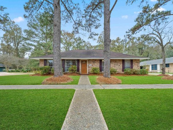 7872 Director Dr, Baton Rouge, LA 70817