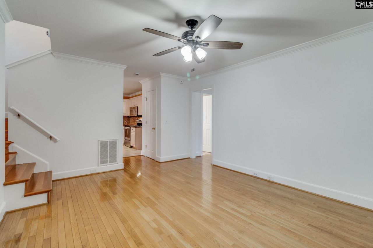 323 Hillridge Way Photo 17