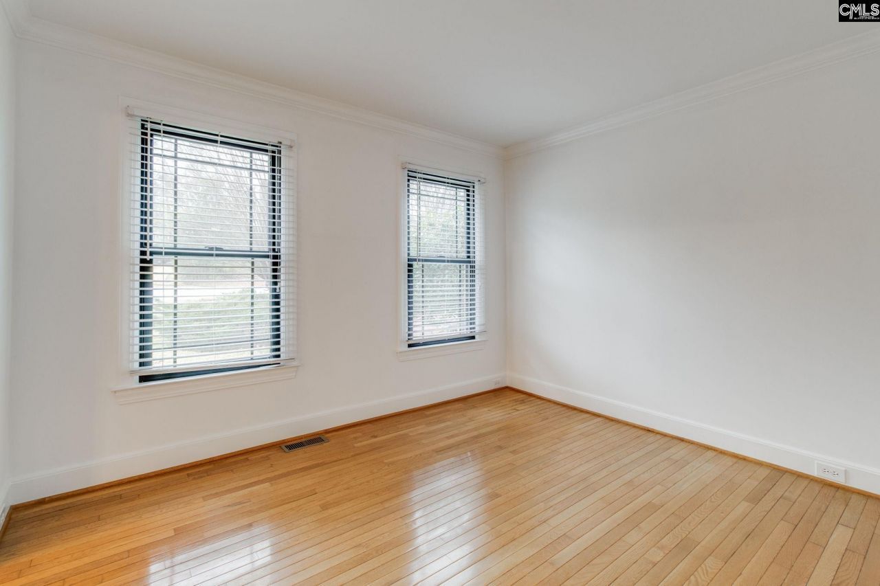 323 Hillridge Way Photo 6