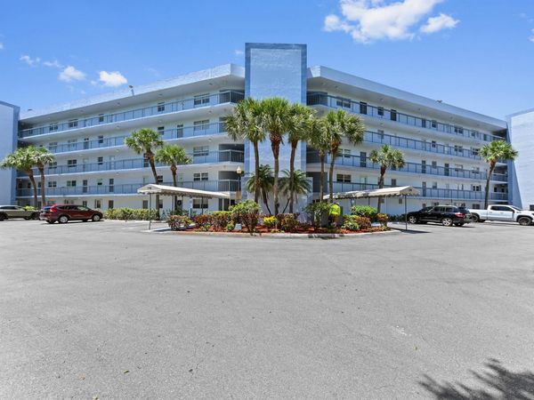 198 NW 67th Street, Unit 207, Boca Raton, FL 33487