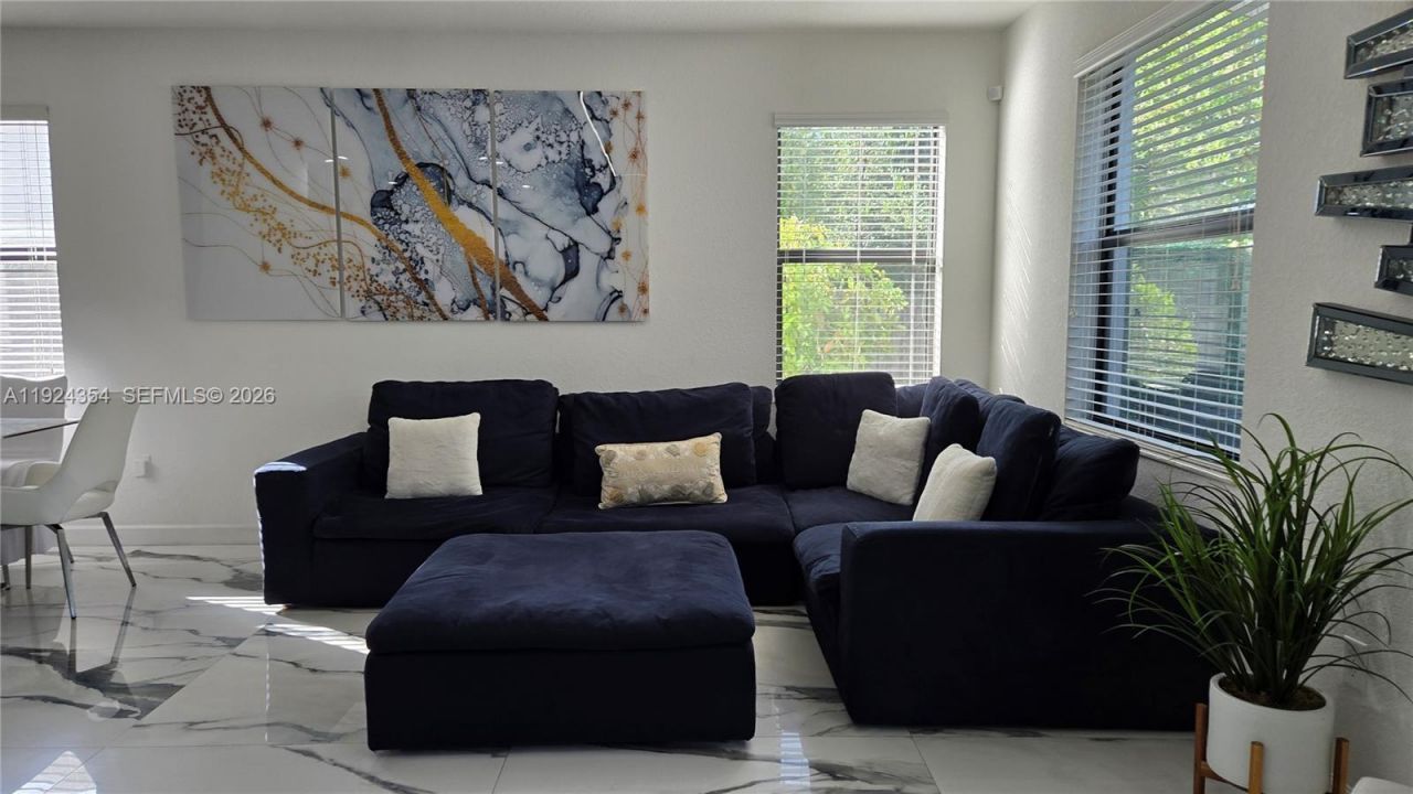 21380 NE 2nd Ct, Miami, FL 33179 Photo