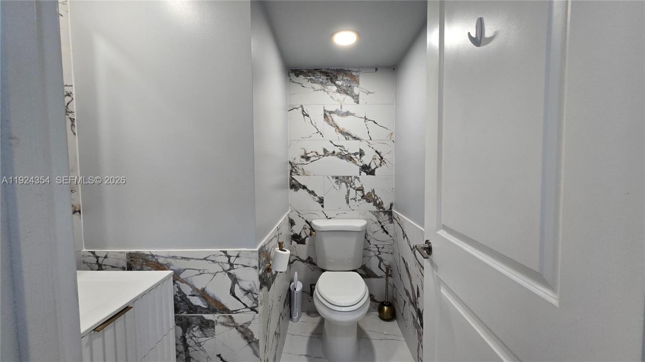 21380 NE 2nd Ct, Miami, FL 33179 Photo