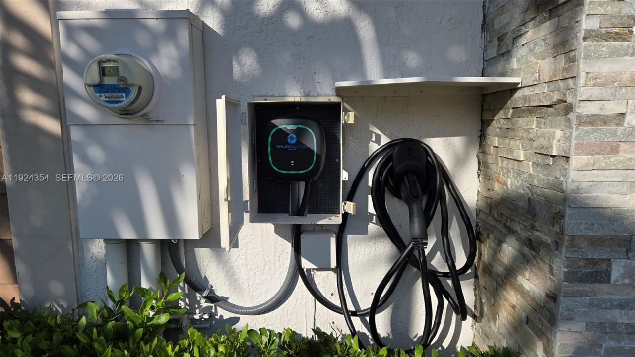 21380 NE 2nd Ct, Miami, FL 33179 Photo