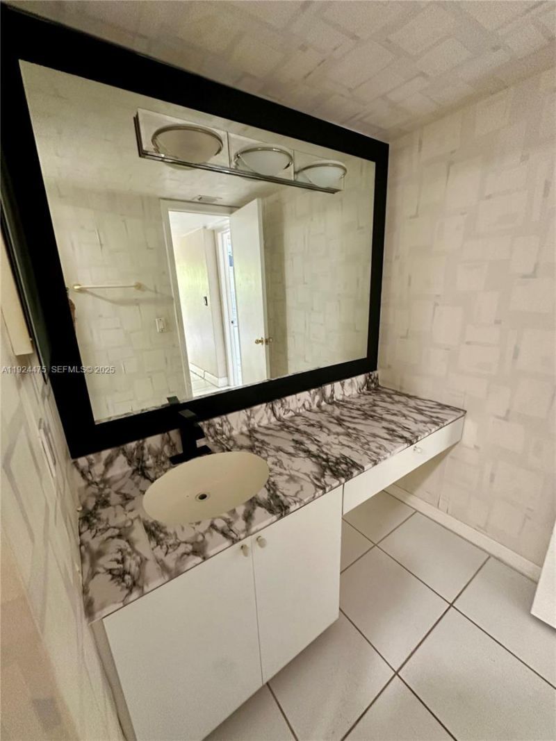 3301 Spanish Moss Ter, Unit 302, Lauderhill, FL 33319 Photo