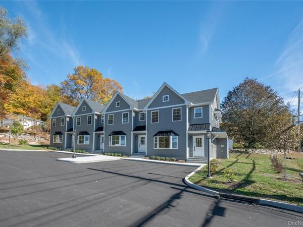 670 E Main Street, Jefferson Valley, NY 10535