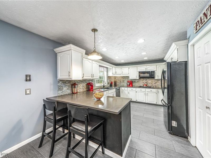 3723 Karen Drive, Mineral Ridge, OH 44440 Photo 8