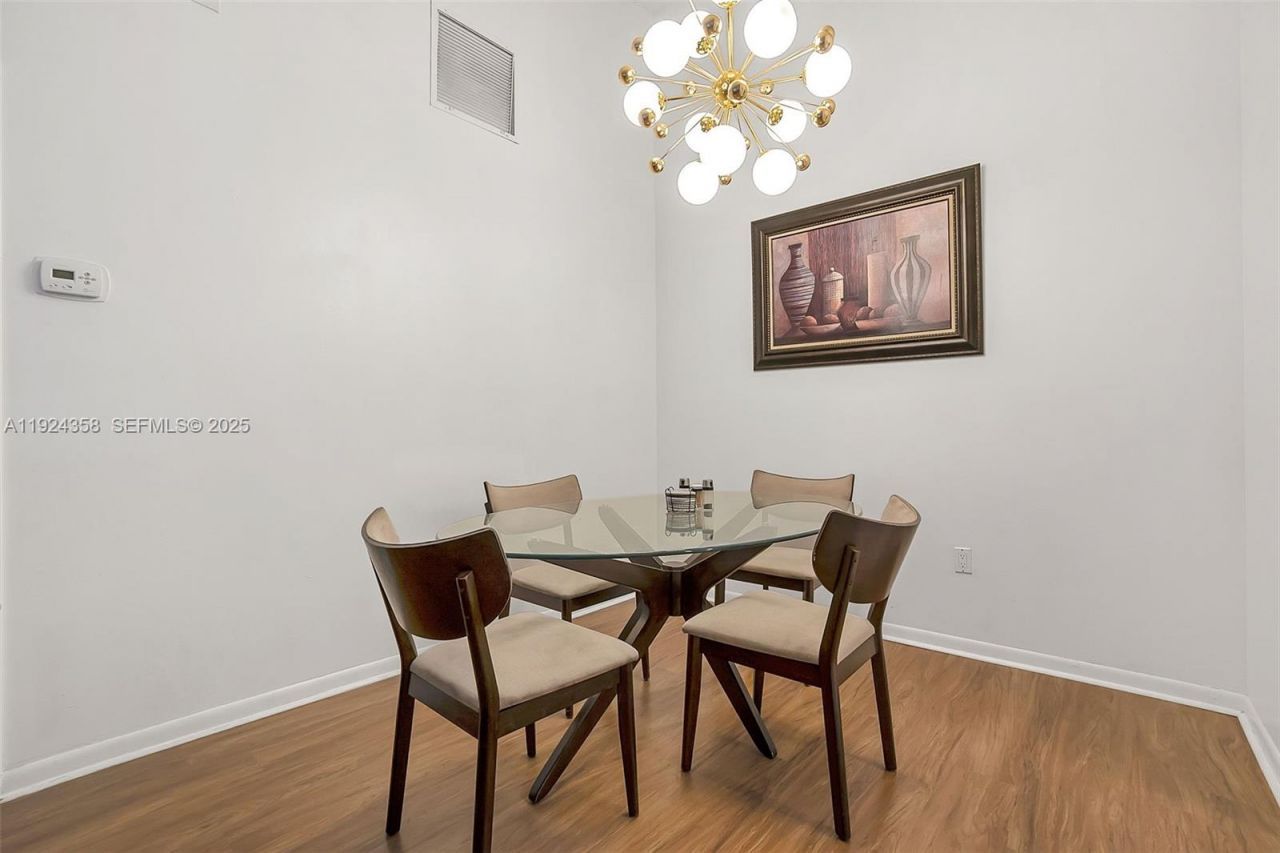 2682 N Nob Hill Rd, Sunrise, FL 33322 Photo