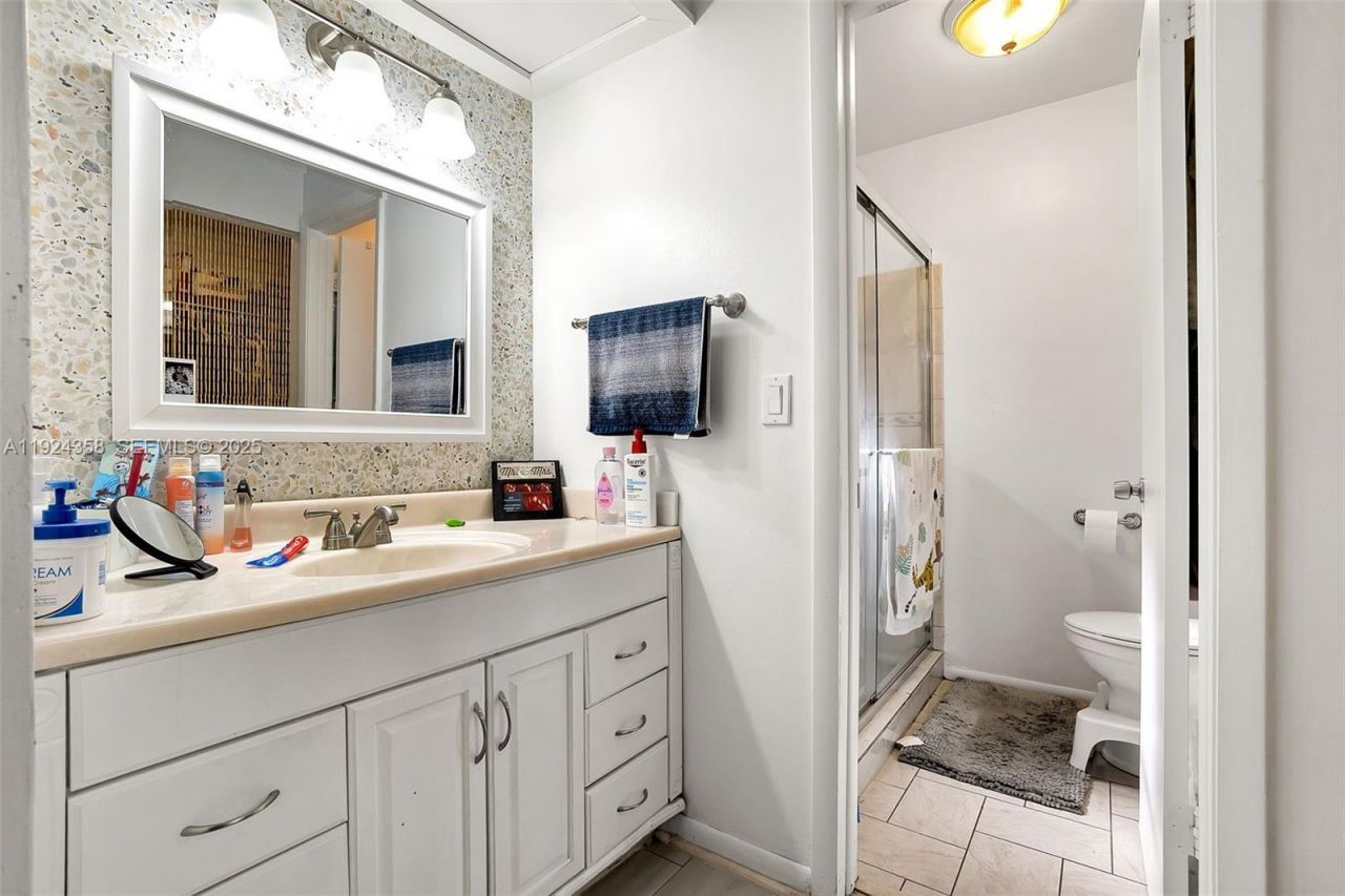 2682 N Nob Hill Rd, Sunrise, FL 33322 Photo