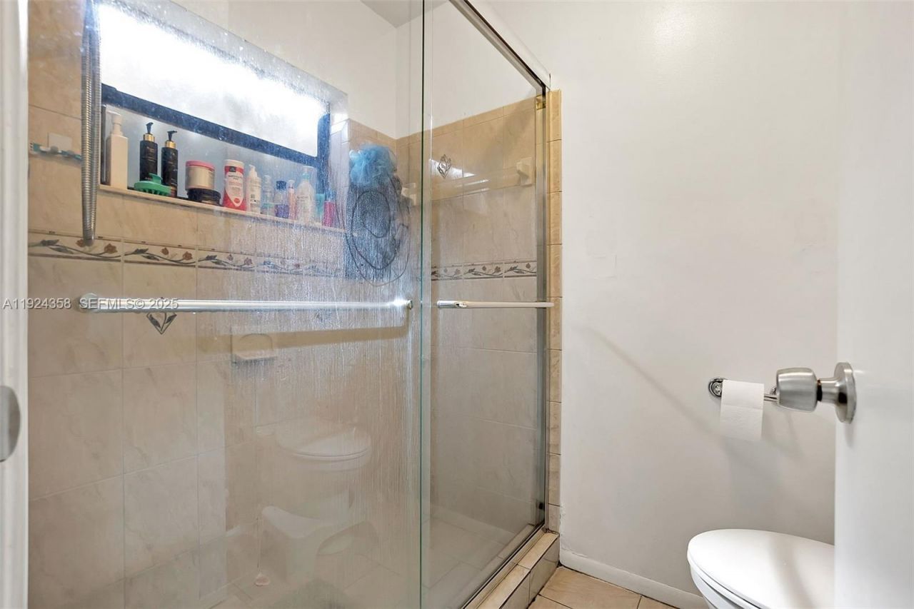 2682 N Nob Hill Rd, Sunrise, FL 33322 Photo