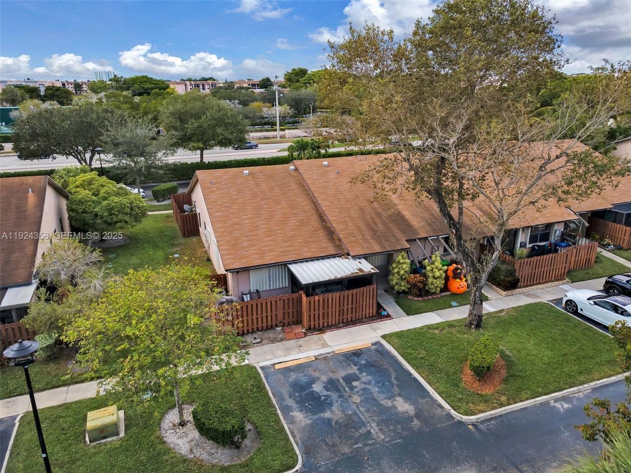 2682 N Nob Hill Rd, Sunrise, FL 33322 Photo