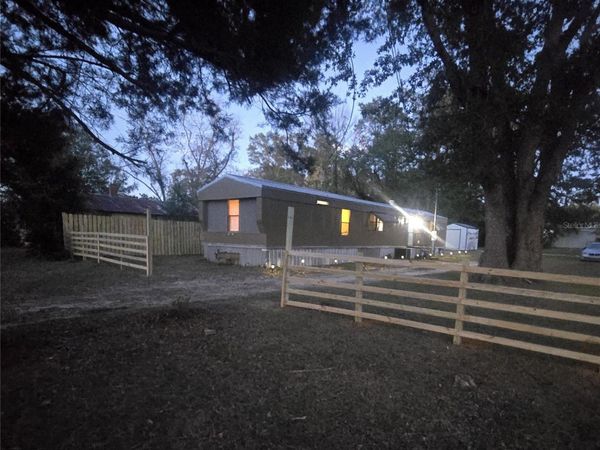 2820 BARNES STREET, MARIANNA, FL 32448