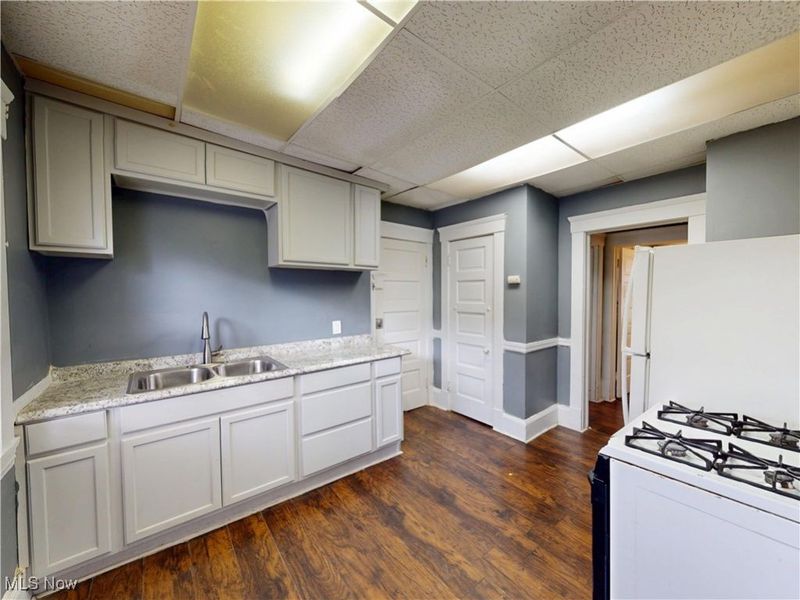 1174 E 114th Street, Cleveland, OH 44108 Photo 8