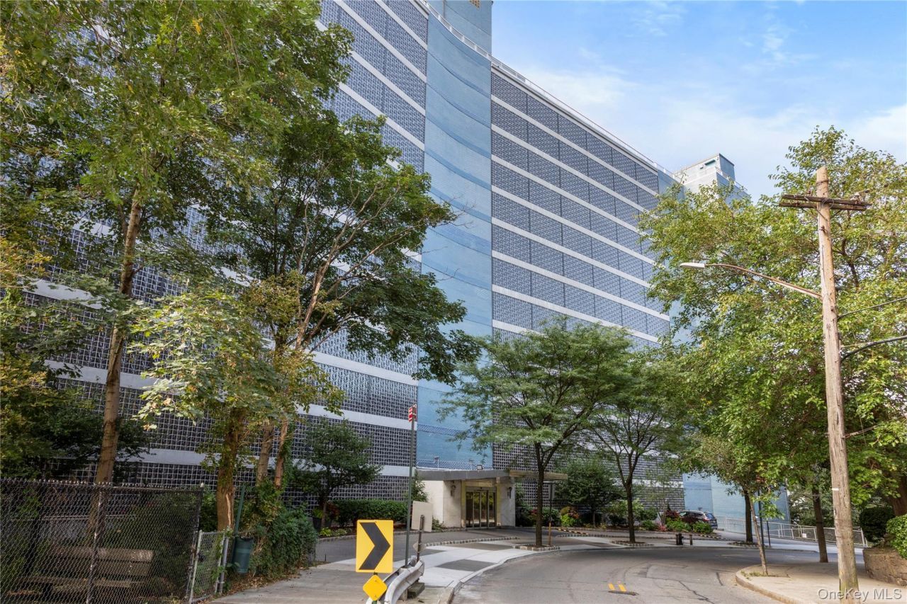 2400 Johnson Avenue, Unit 5F, Bronx, NY 10463 Main Photo