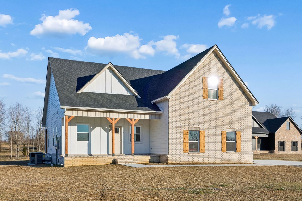 2233 County House Rd, Smithville, TN 37166 Main Photo