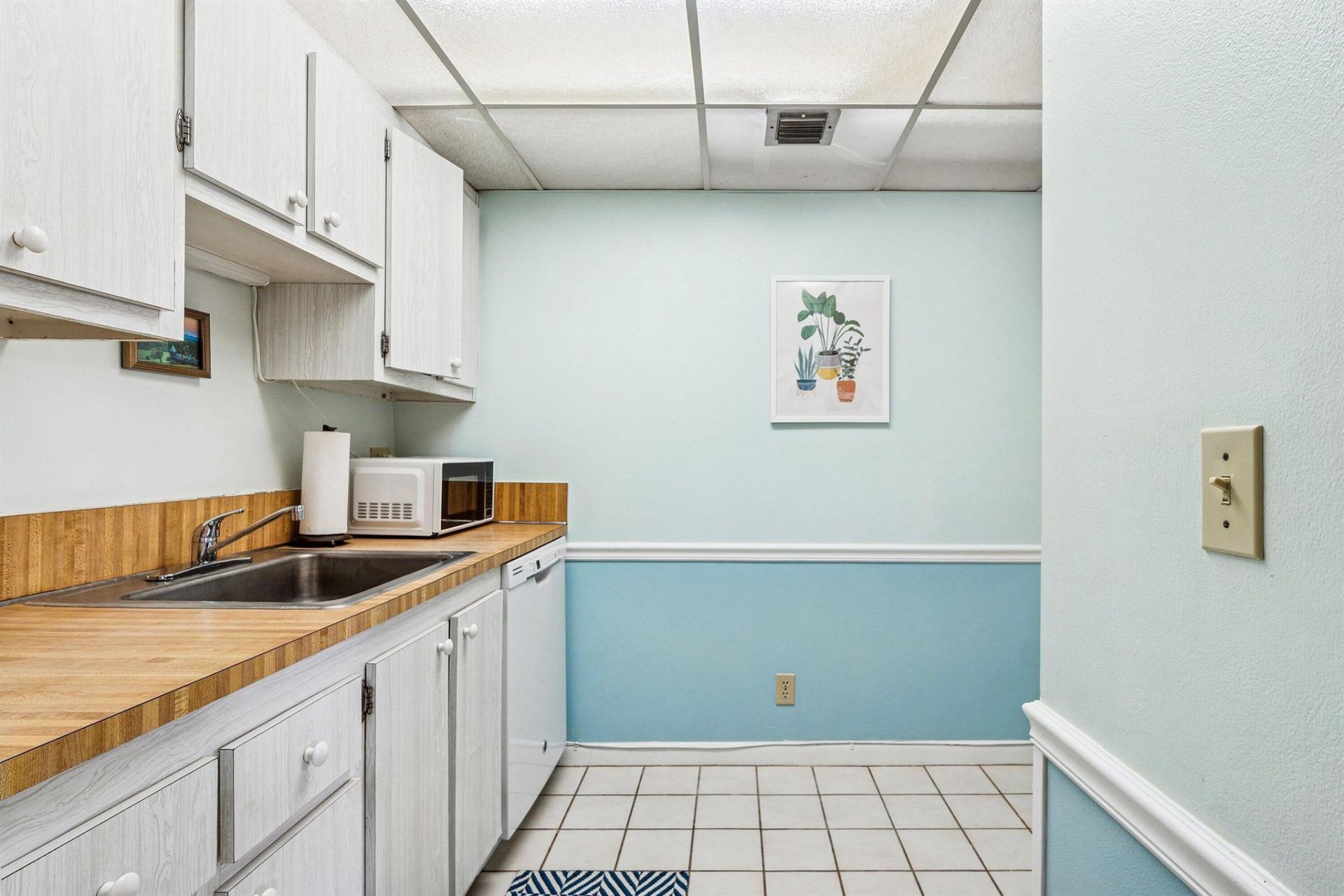 1805 Fairview Villas Drive, Unit 3, Palm Springs, FL 33406 Photo