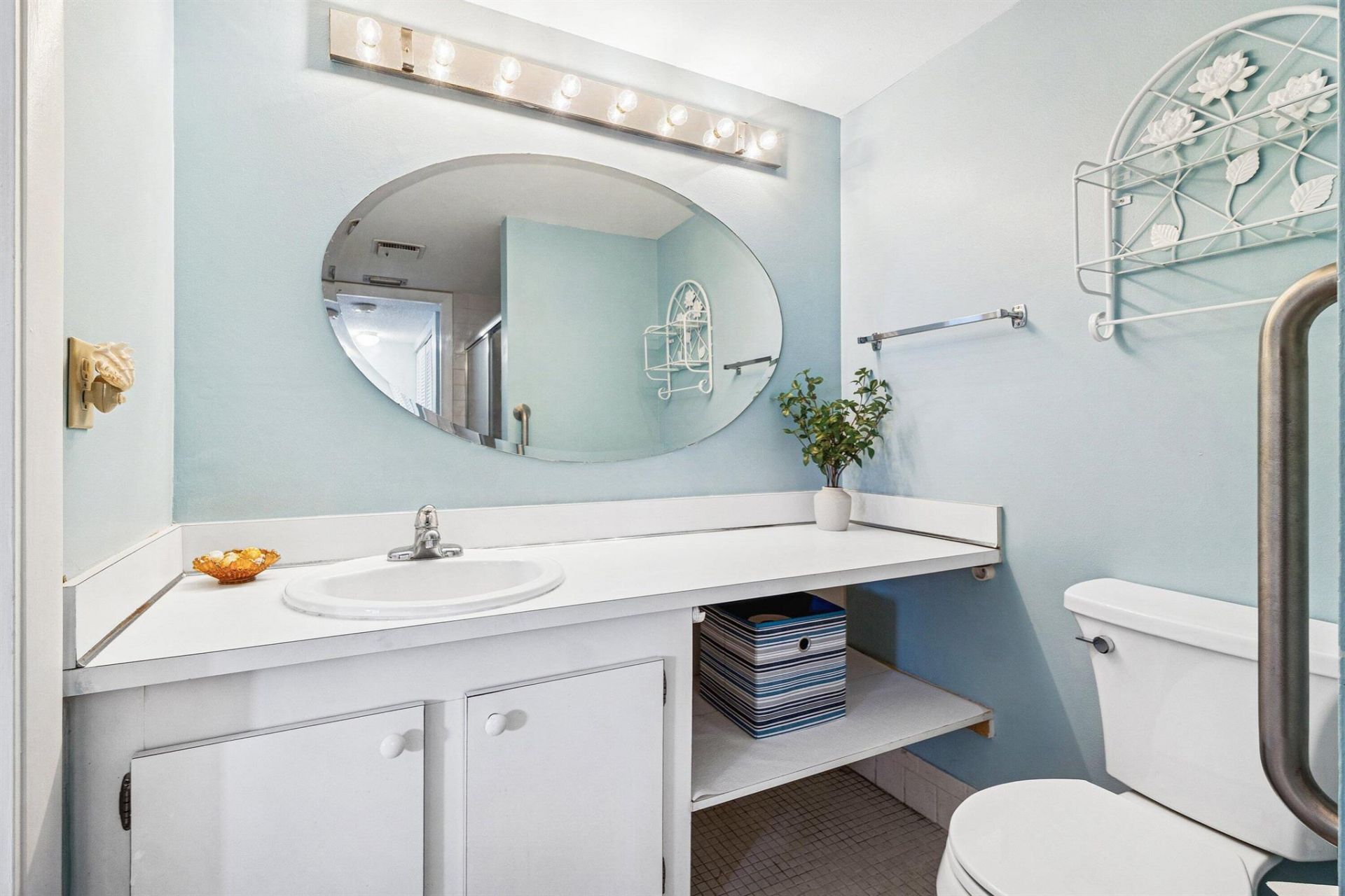 1805 Fairview Villas Drive, Unit 3, Palm Springs, FL 33406 Photo