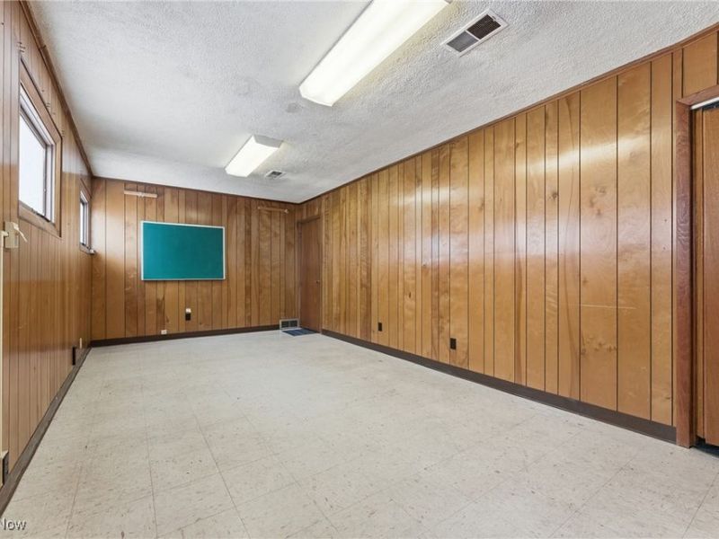 1817 Fulton Road, Canton, OH 44709 Photo 9