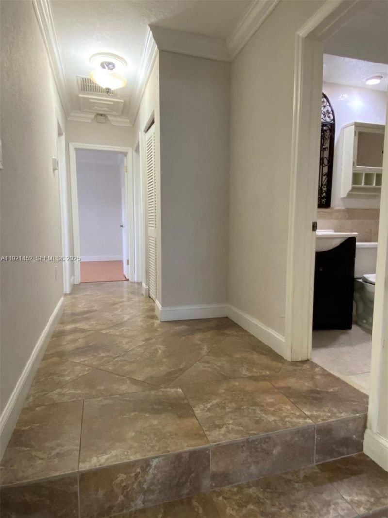 7880 SW 14th Ter, Miami, FL 33144 Photo