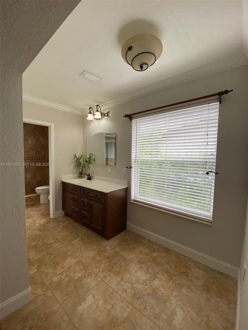 7880 SW 14th Ter, Miami, FL 33144 Photo