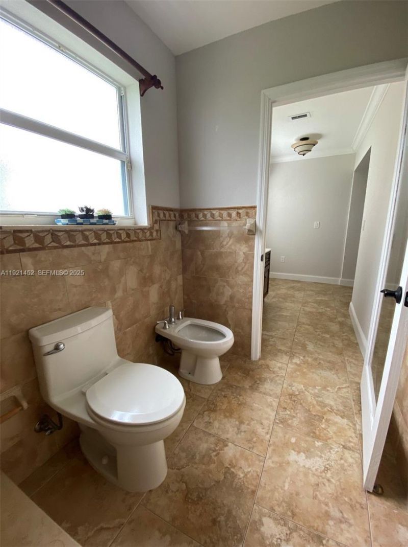 7880 SW 14th Ter, Miami, FL 33144 Photo