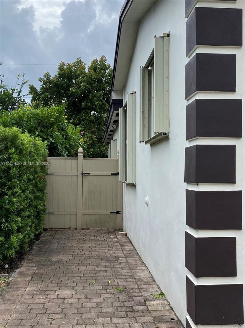 7880 SW 14th Ter, Miami, FL 33144 Photo