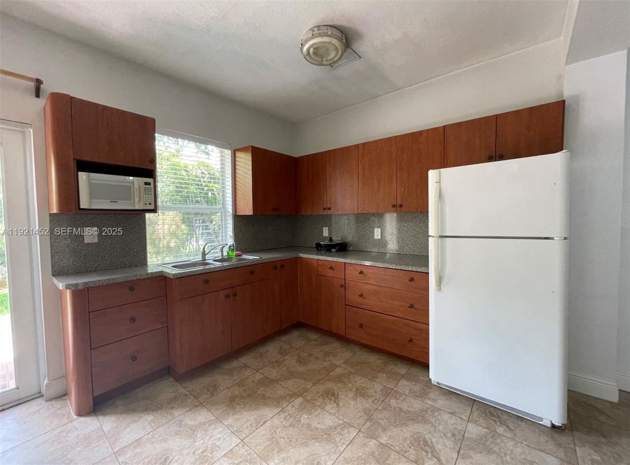 7880 SW 14th Ter, Miami, FL 33144 Photo