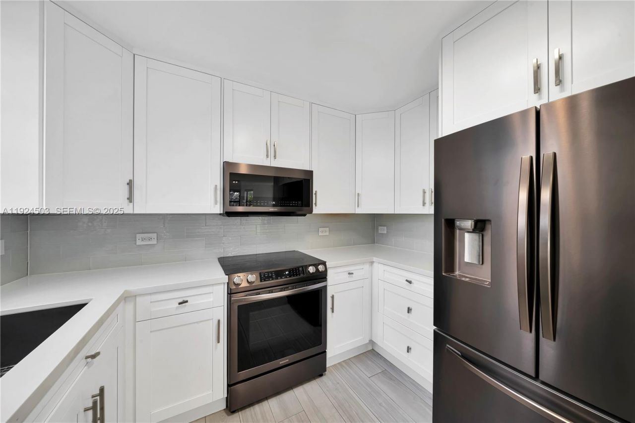 1650 Galiano St, Unit TH15, Coral Gables, FL 33134 Photo