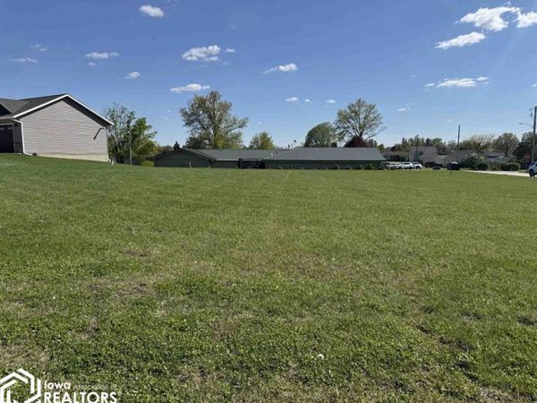 302 304 N Vine Street, Le Grand, IA 50142