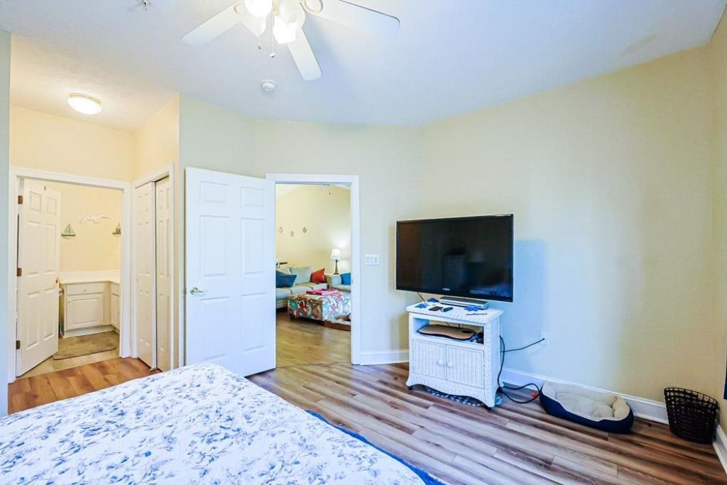 4935 Crab Pond Ct. Photo 14