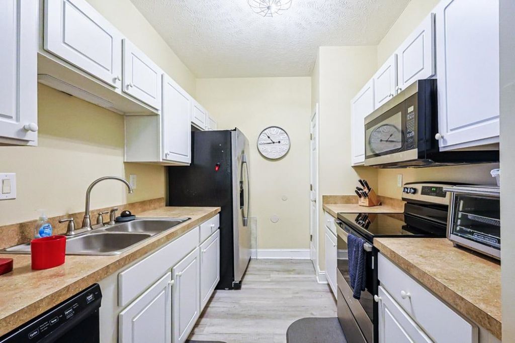 4935 Crab Pond Ct. Photo 7