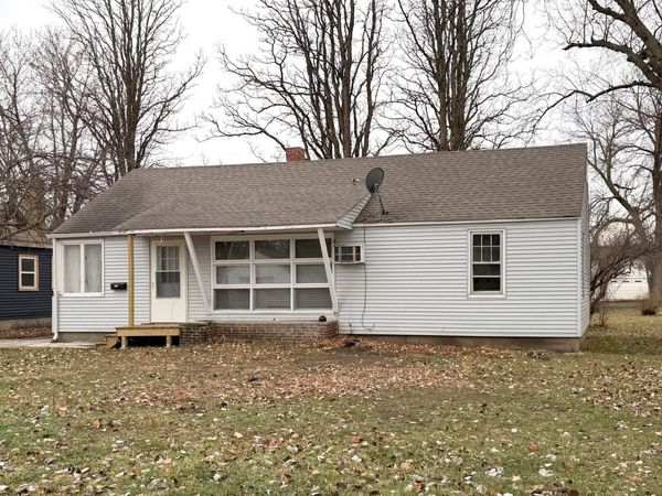 1332 8th Avenue, Windom, MN 56101