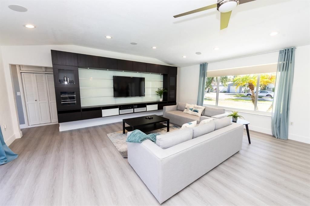 475 NE 142nd Street, North Miami, FL 33161 Photo