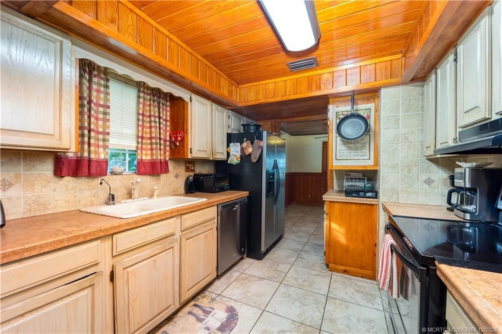 11005 S Indian River Drive, Fort Pierce, FL 34982 Photo