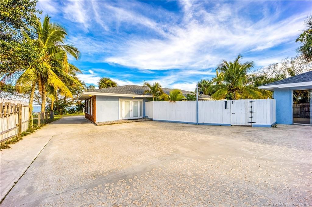 11005 S Indian River Drive, Fort Pierce, FL 34982 Photo