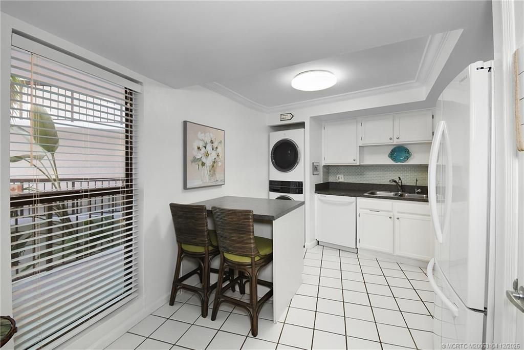 1357 NE Ocean Boulevard, Unit 214, Stuart, FL 34996 Photo