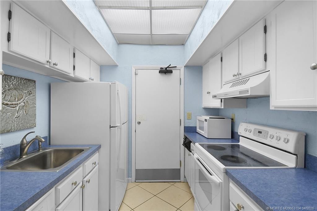 1357 NE Ocean Boulevard, Unit 214, Stuart, FL 34996 Photo