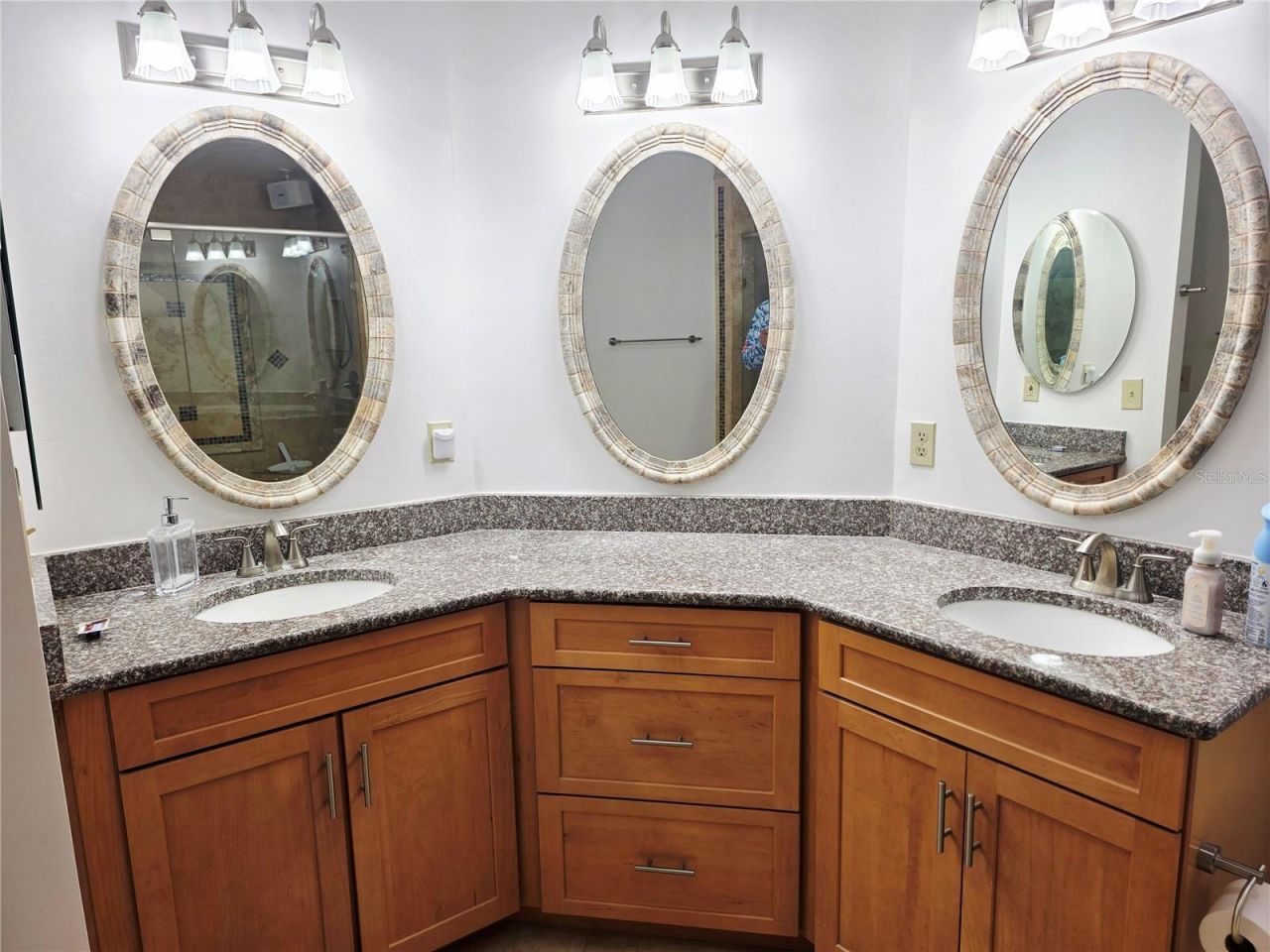 1924 New Bedford Drive, Sun City Center, FL 33573 Photo