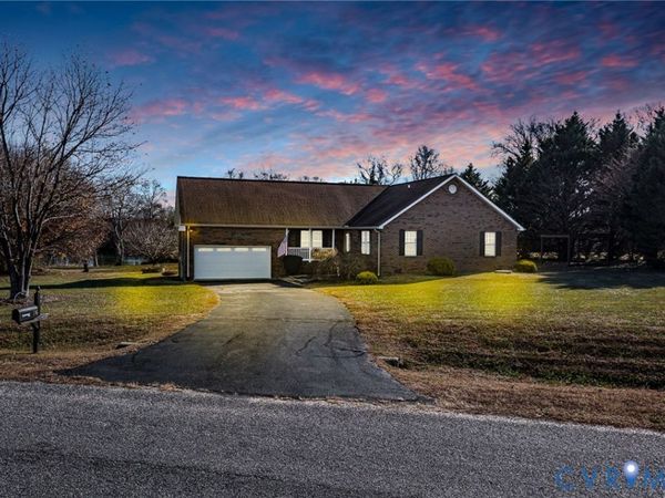 196 Matthews Cove Drive, Montross, VA 22520