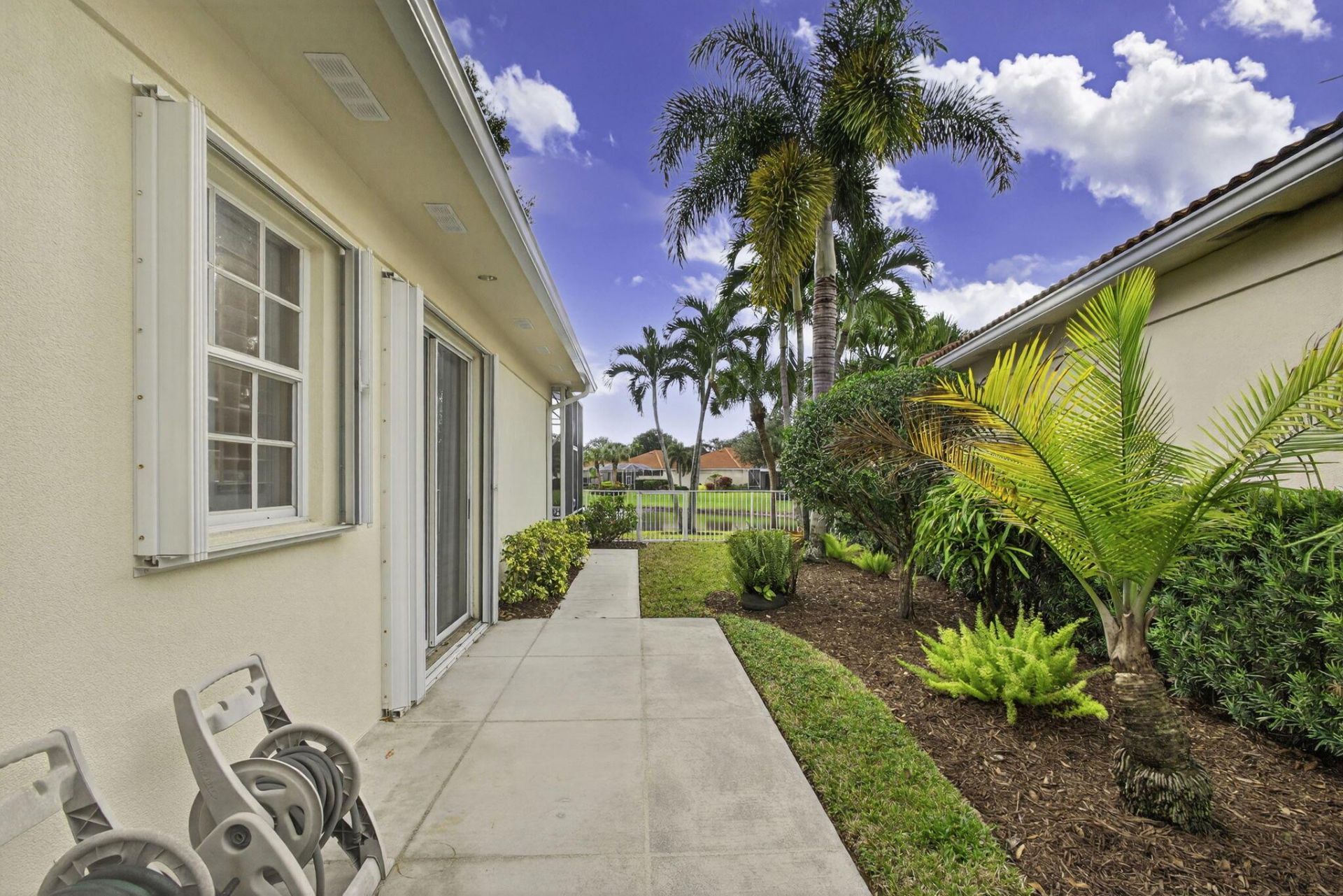 520 E Tall Oaks Drive, Palm Beach Gardens, FL 33410 Photo