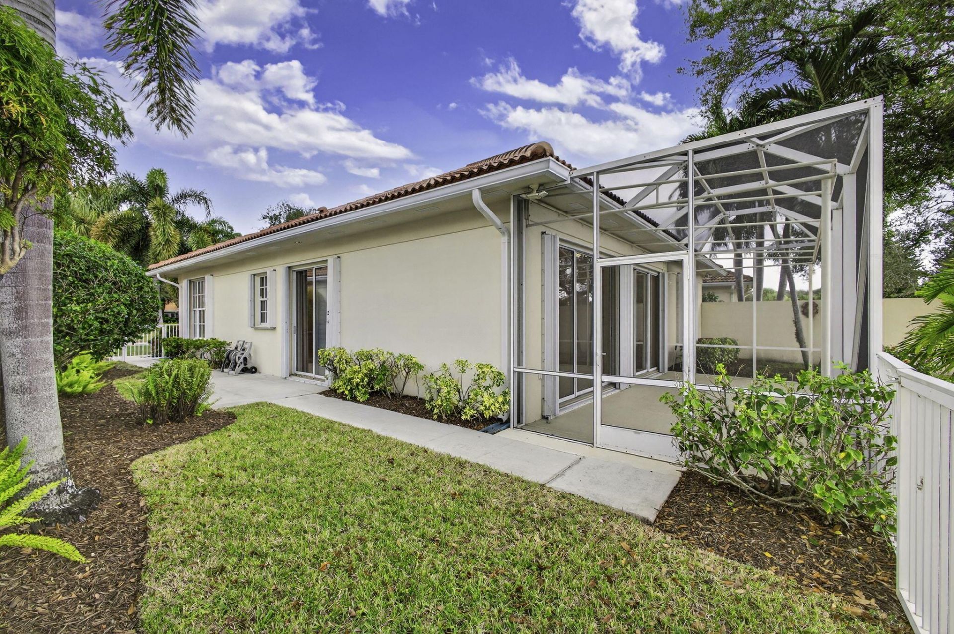 520 E Tall Oaks Drive, Palm Beach Gardens, FL 33410 Photo